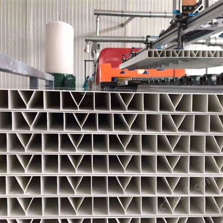 金纬机械PVC畜牧板生产线